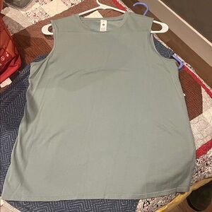 Lululemon Women's Tank (size medium)